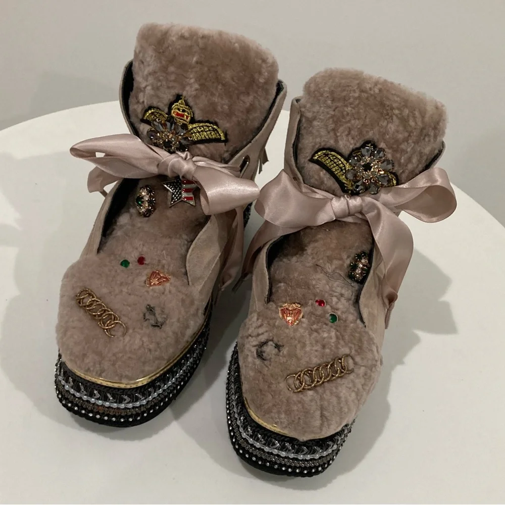 Luxurious Embellished Tan Fur & Suede Platform Boots Silk Laces Women's 8.5 - Picture 1 of 16